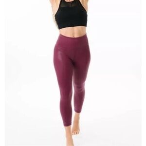 Zyia Active Shimmery| High Rise| Squat Proof| Light & Tight Hi-Rise Leggings